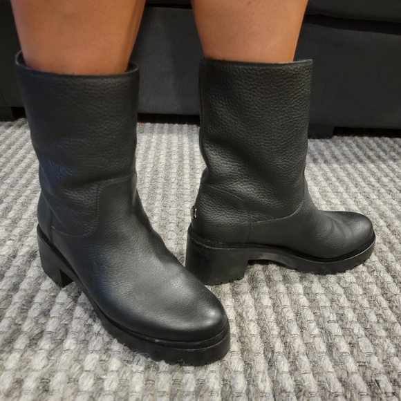 Moncler Cassandre Fleece Lined Heeled Lug Sole Winter Boots Size 39 9 US - Picture 1 of 10